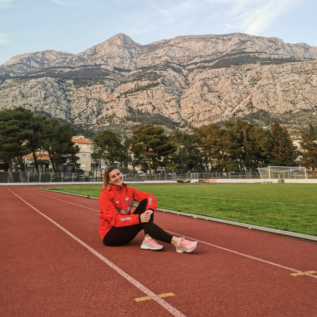 {"uploader":"Uploaded by: Ida Simuncic, 400mH runner from Croatia"}