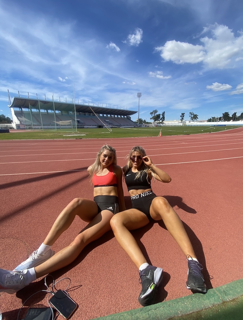 {"uploader":"Uploaded by: Ella duane, Athlete/hurdler from Ireland"}