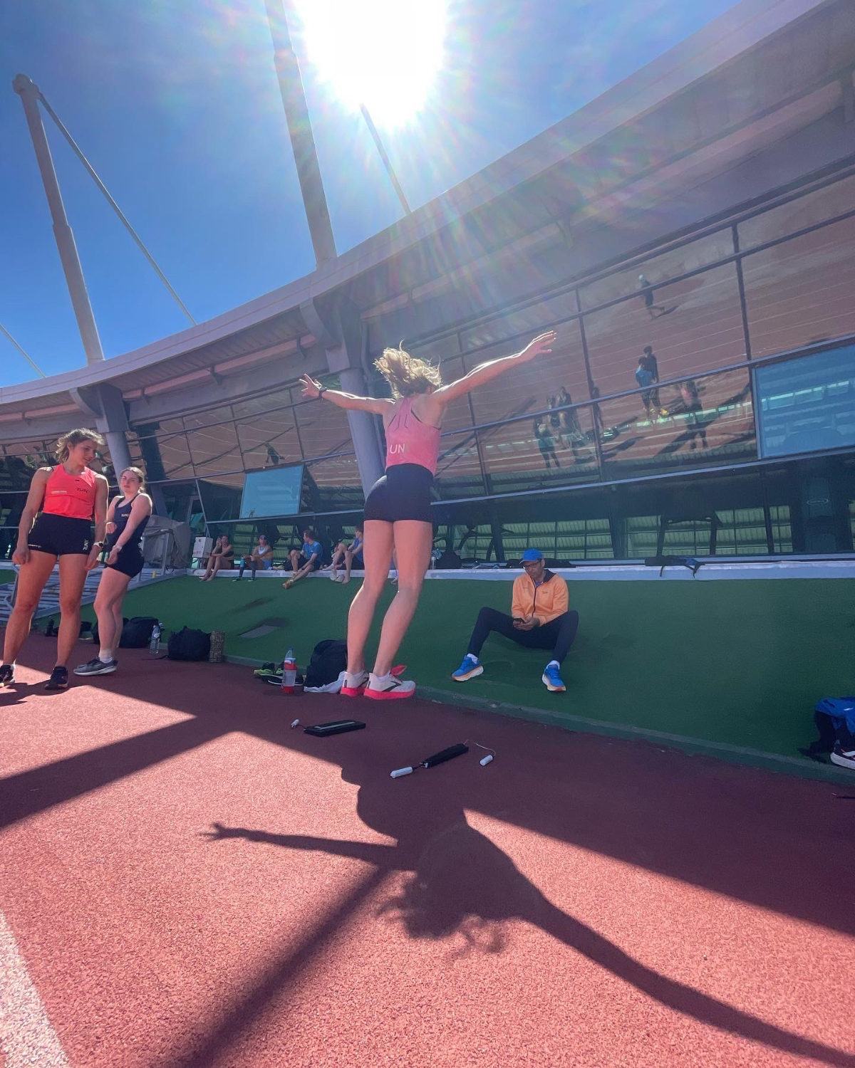 {"caption":"Jumping as high as you can","uploader":"Uploaded by: Leonie van Vliet, Athlete, sprinter 100/200m from Netherlands"}