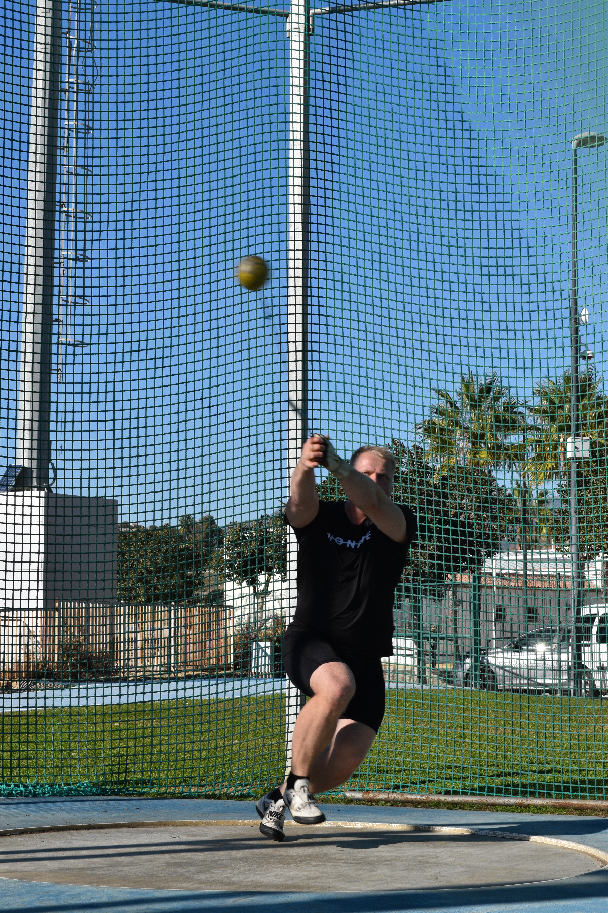 {"caption":"@moukarituomas throwing hammer","uploader":"Uploaded by: kati ojaloo, hammer thrower from Suomi"}