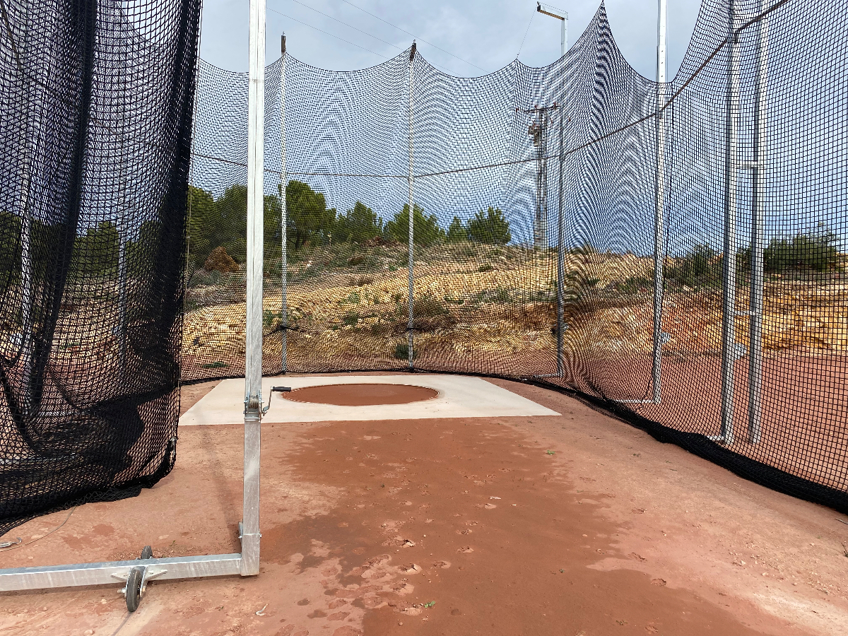 {"caption":"Throwing field next to stadium","uploader":"Uploaded by: Josefin, Athlete from Finland"}