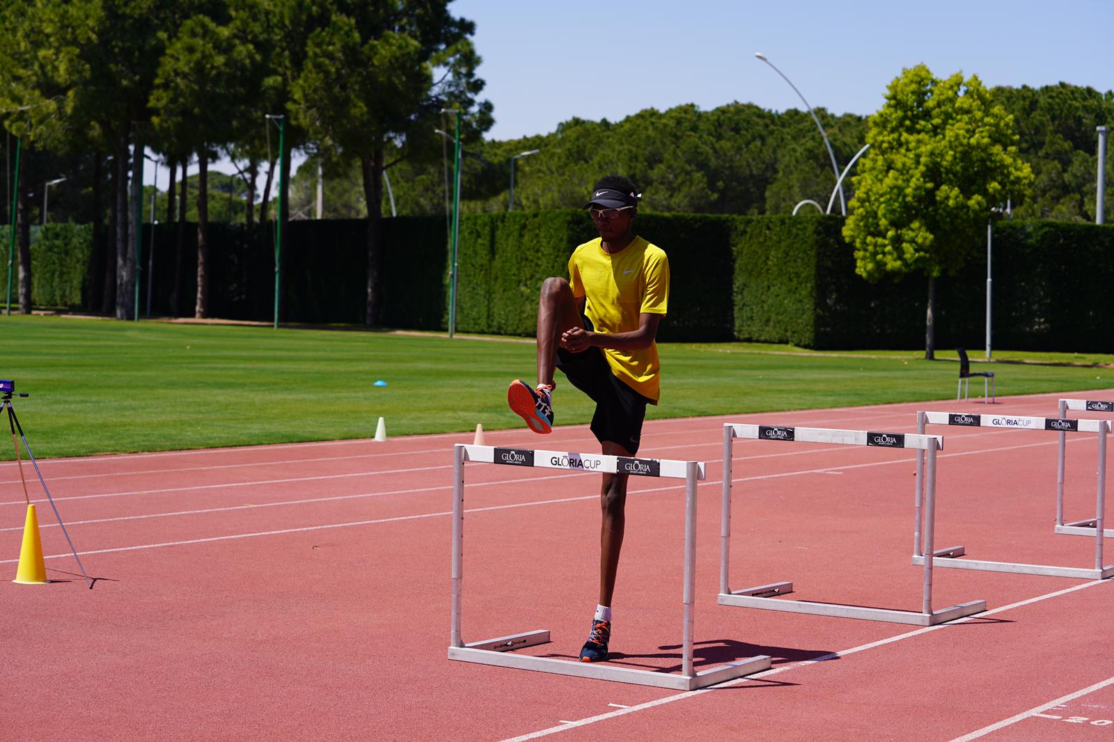 {"uploader":"Uploaded by: Hamdi Ali, High jump  from Qatar"}